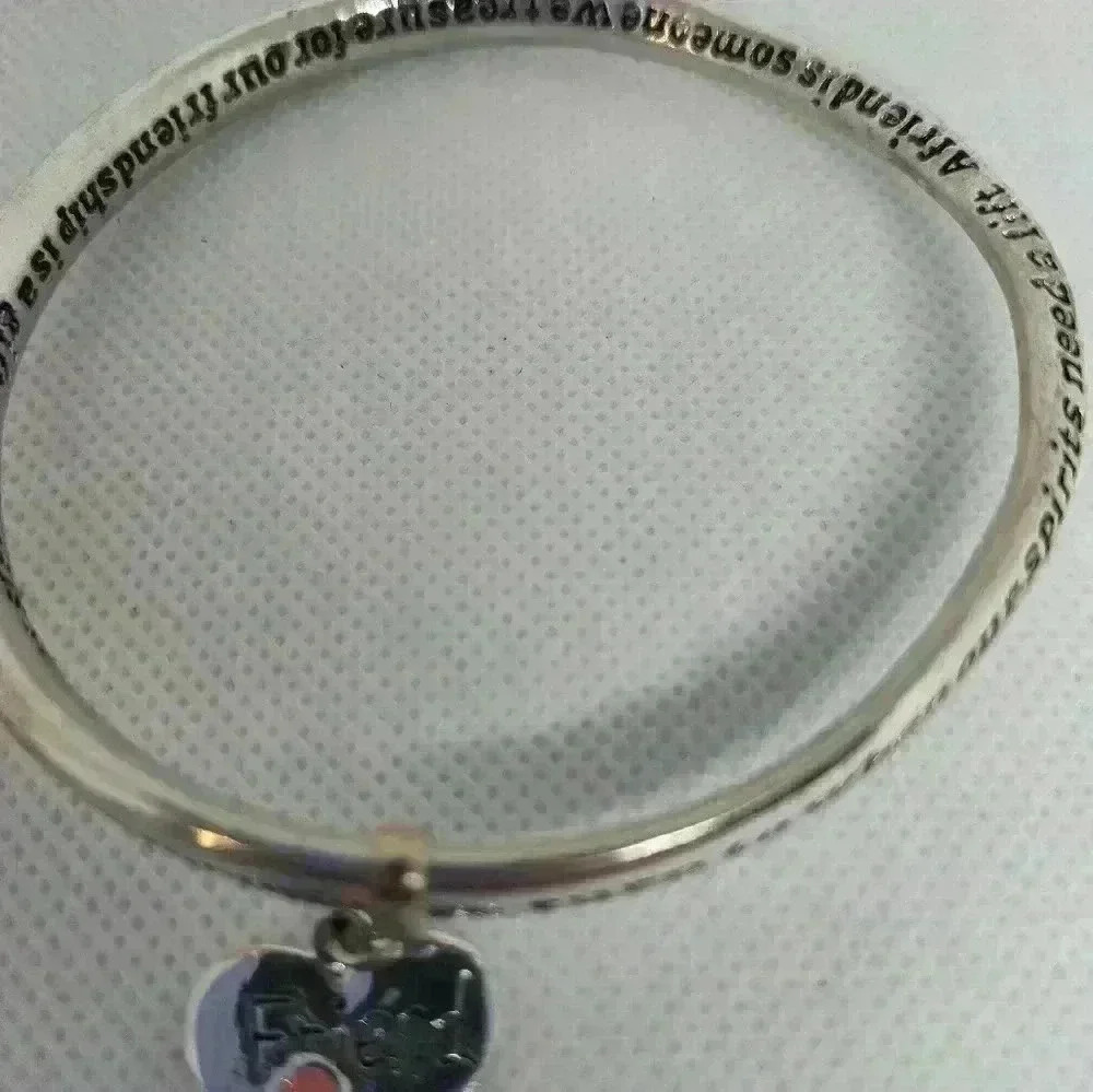 Sliver tone friend heart bangle - Picture 2 of 2